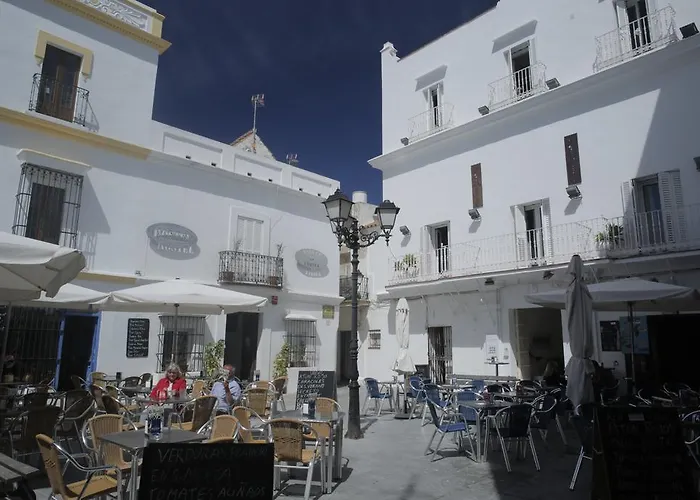 Wake Up In Tarifa Hostel & Restaurant Lounge
